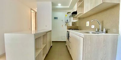 Apartamento ubicado en excelente unidad del Retiro, cuenta con buen acceso, esta cerca a multiples servicios complementarios, ademas el lugar es muy campestre. 