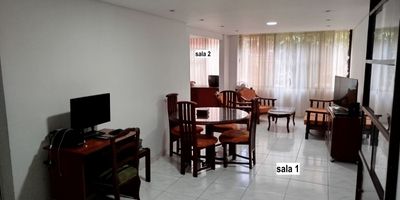 vendo 1 piso en condominio Tequendama 98 mtrs .
cuenta con 3 habitaciones con closets y 2 baños ambos externos ,cuenta con amplias sala y sala de star ,cocina con zona de oficios, el apartamento es bien iluminado y fresco por q no da sol de la tarde, unidad con ampla zona verde y canchas de futbol ,de micro futbol y   de básquet, parque con rodaderos para los mas pequeños ,y senderos ecológicos al rededor de toda la unidad. Esta cerca a centros comerciales Mall Plaza ,Cosmocentro ,Palmeto ,además dos estaciones de transporte publico mío,vias de acceso la Calle 5 ,Calle 9 Y Avenida Roosevelt. Seguridad 24 horas .administración precio muy accesible.
