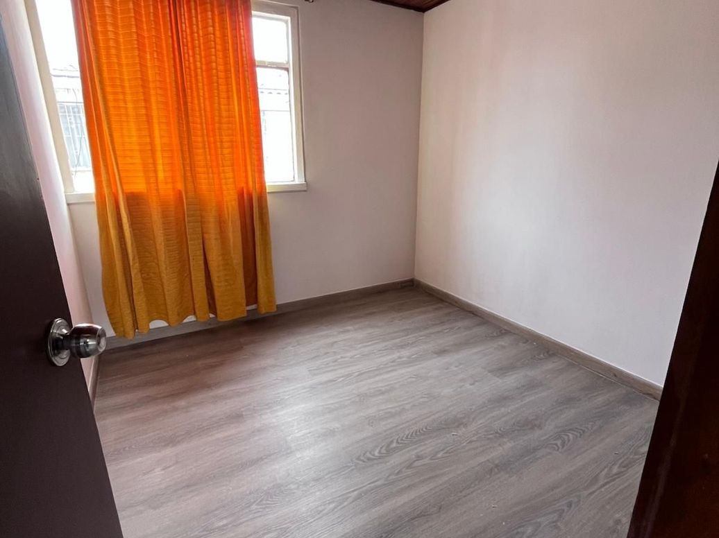 Casa de 3 alcobas en venta en Ub. Centro Norte, Bogotá, 58 m² · foto 3 de 11