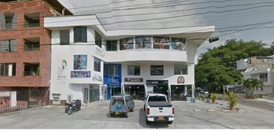 Características del barrio: es residencial, pero hay un gran movimiento comercial, varios edificios en el sector que han creado pequeños centros comerciales. Descripcion del local: Salon amplio, mezzanine tiene baño, pisos en cerámica. Características del barrio: es residencial, pero hay un gran movimiento comercial, varios edificios en el sector.