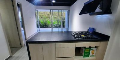 Hermoso apartamento con terraza ubicado en Olivar en Rionegro,cuenta con un area de 53 metros, cuenta con piscina, salon social, juegos infantiles, juegos de mascotas, cancha,gimnasio y porteria 24 horas
