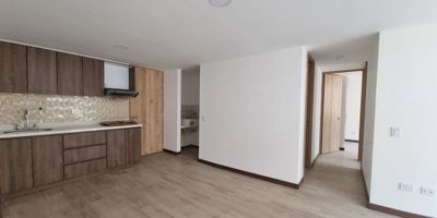 Hermoso Apartamento en Marinilla - Antioquia, a 1 hora de Medellin . Apartamento de 61 metros cuadrados, con tres habitaciones todas con closet, sala comedor, cocina integral, bano en alcoba principal, bano social, zona de ropas y balcon. Piso, Cuenta con parqueadero privado cubierto y cuarto util. La urbanizacion cuenta con zonas sociales como: Piscina, salon social, gimnasio, sauna y turco. Vigilancia 24 horas. Zona campestre y familiar, con facil acceso.