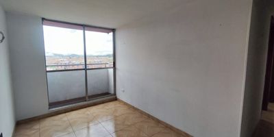 Apartamento ubicado en la zona de Soacha, en unidad residencial completa con torres de 8 pisos cada una con 8 apartamentos por piso. El apartamento se encuentra en el piso 7. En el podras disfrutar espacios comodos, amplios y luminosos. Cuenta con 3 habitaciones, 1 banos, 3 closets, sala comedor, cocina integral, 1 balcon, zona de ropas y ascensor. Ubicado en zona estrategica con cercanias a colegios, locales comerciales, supermercados, gimnasios y buen acceso a transporte publico.
