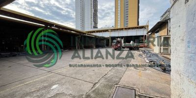 Se arrienda Bodega, Barrio La Concordia, esta amplia bodega de 2.860 m2 es ideal para tus necesidades de bodegaje y almancenamiento, espacio para carge y descargue, modulo para oficina, baño. Esta ubicada en punto extrategico de la ciudad con facil acceso a trasporte publico, a unas cuadras del Exito de la rosita.