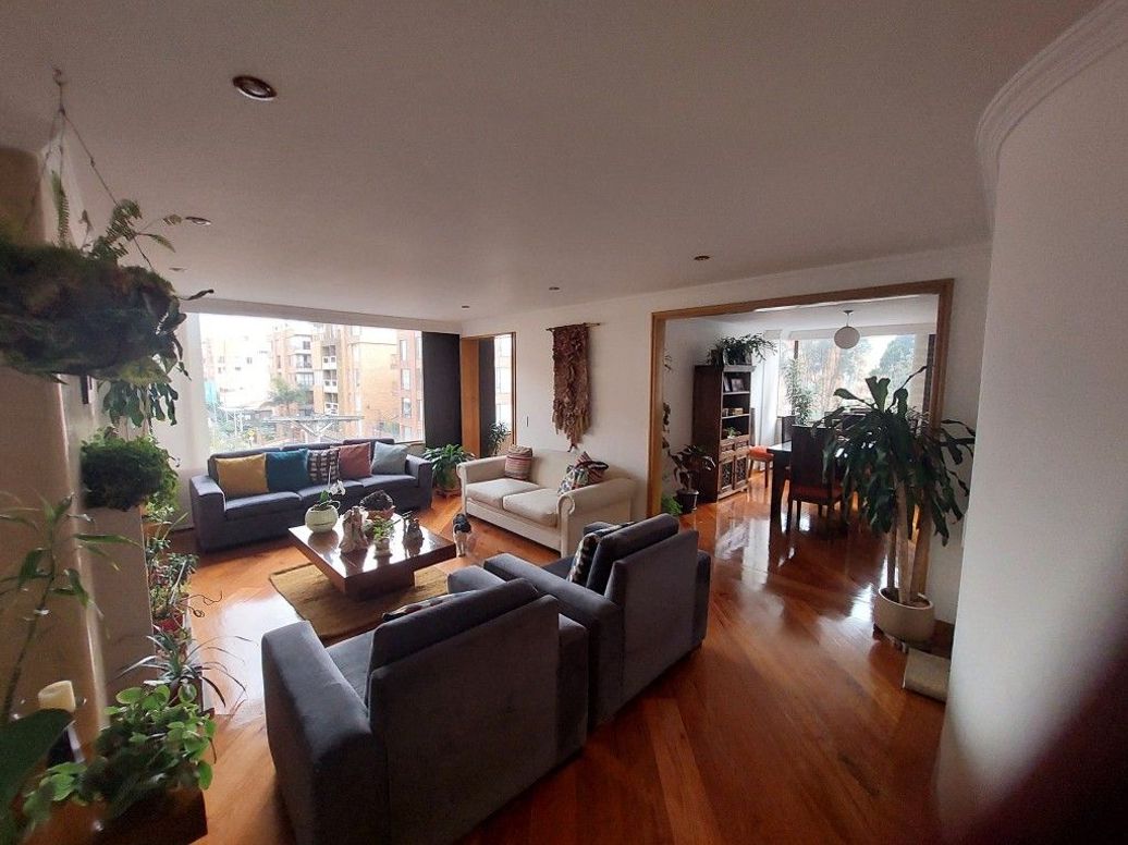 Apartamento de 4 alcobas en venta en Santa Barbara Occidental, Bogotá, 157 m² · foto 10 de 20
