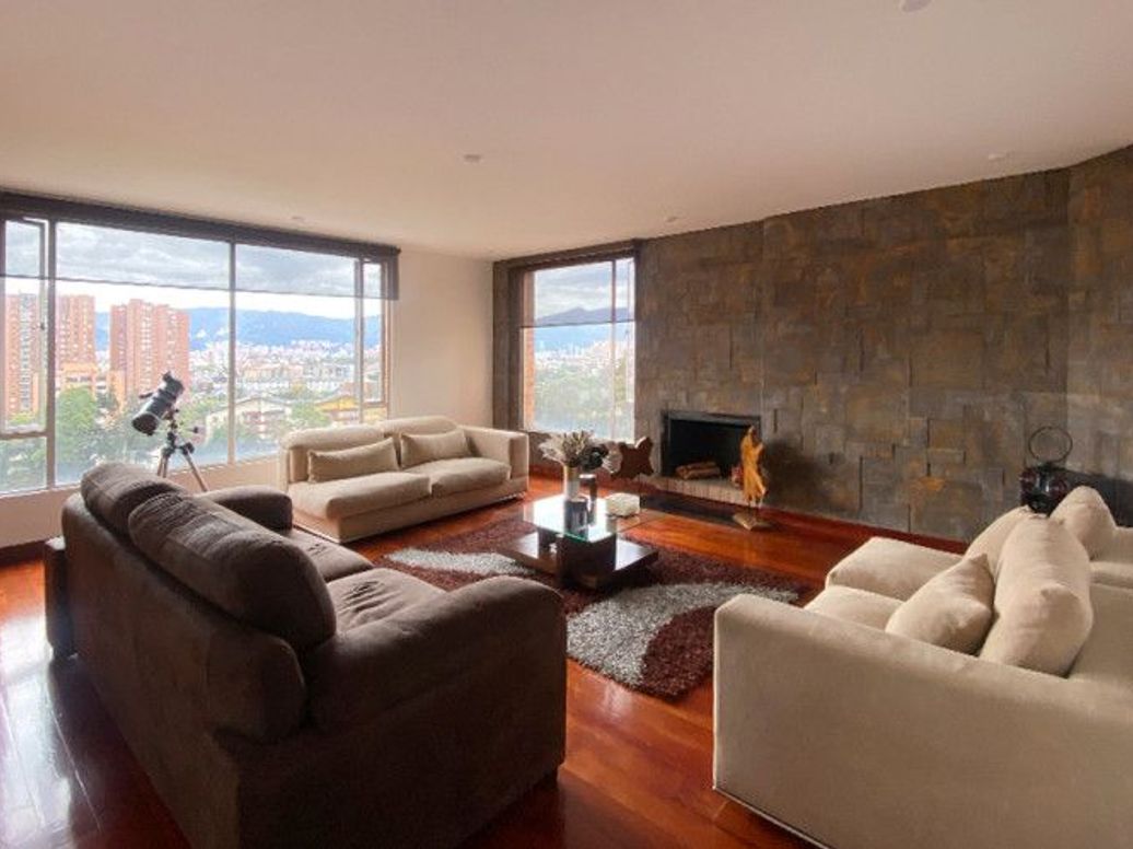 Apartamento de 3 alcobas en venta en Niza Norte, Bogotá, 239 m² · foto 3 de 20