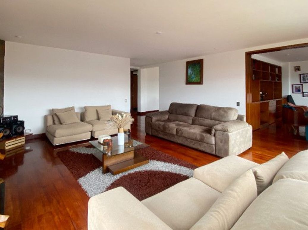 Apartamento de 3 alcobas en venta en Niza Norte, Bogotá, 239 m² · foto 5 de 20
