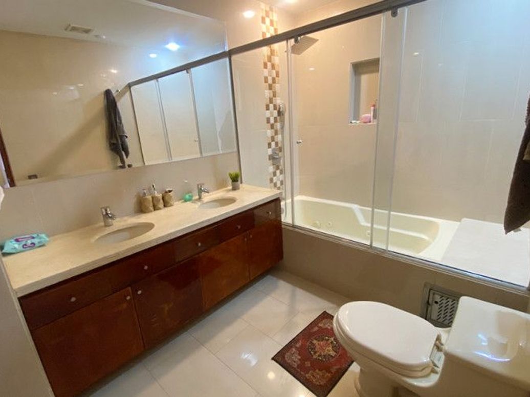 Apartamento de 3 alcobas en venta en Niza Norte, Bogotá, 239 m² · foto 15 de 20