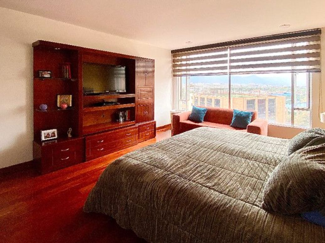 Apartamento de 3 alcobas en venta en Niza Norte, Bogotá, 239 m² · foto 14 de 20