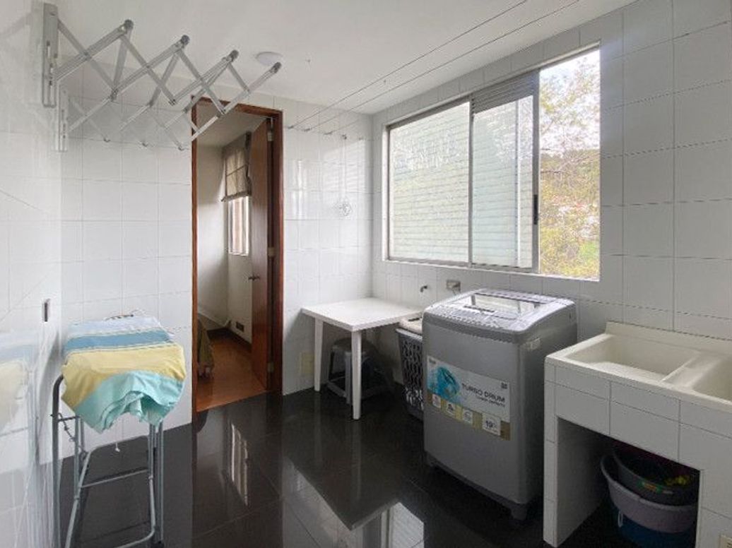 Apartamento de 3 alcobas en venta en Niza Norte, Bogotá, 239 m² · foto 12 de 20