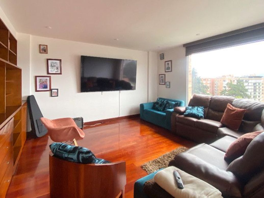 Apartamento de 3 alcobas en venta en Niza Norte, Bogotá, 239 m² · foto 6 de 20