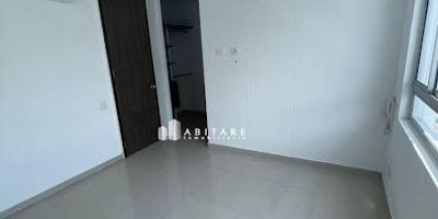 Arriendo apartamento en El Cabrero, Cartagena
Área construida: 78 m² | Área privada: 72 m²
Moderno apartamento a pocos metros de la Ciudad Amurallada. Consta de 2 habitaciones (cada una con baño), baño social, sala, amplio balcón, cocina tipo americano, zona de labores, hall de alcobas y 1 parqueadero.
Contáctanos para mas información. 
