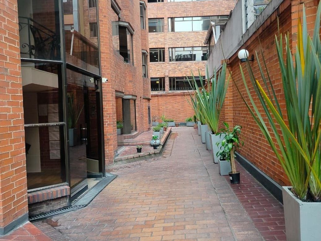 Apartamento de 3 alcobas en venta en Chico Norte Iii, Bogotá, 140 m² · foto 2 de 20