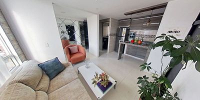 955FR2189

Acogedor apartamento de 43 m² ubicado en el conjunto Gorrión, en el sector Alameda del Río, una zona residencial tranquila y con buena proyección. El inmueble cuenta con 2 habitaciones, 1 baño, sala de estar y cocina integral. Está situado en el piso 4 de la torre 1, con 7 años de antigüedad, piso en cerámica y gas natural. Ideal para parejas o familias pequeñas que buscan un espacio funcional y cómodo. Pertenece al estrato 1, sin parqueadero ni ascensor, pero con excelente acceso a transporte, colegios y zonas comerciales.
