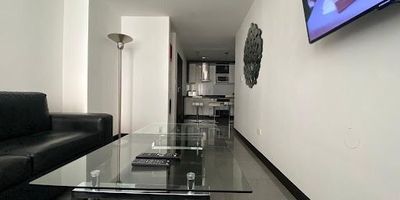 ¡Descubre tu nuevo hogar en el corazón de Pinares! Te presentamos un exclusivo apartamento en el octavo piso, diseñado para ofrecerte confort y estilo. Con 2 amplias habitaciones y 2 baños, cada rincón de este hogar ha sido pensado para tu bienestar. Cocina integral Disfruta de una cocina moderna y funcional, perfecta para tus momentos culinarios y reuniones con amigos y familiares. Este apartamento no solo te brinda un espacio acogedor, sino también la seguridad y comodidad de un parqueadero cubierto y un cuarto útil para tus pertenencias extras. Ubicado en el prestigioso sector de Pinares, tendrás a tu alcance lo mejor de la ciudad desde zonas verdes y restaurantes hasta centros comerciales y colegios de primer nivel. ¡No pierdas esta oportunidad de vivir en uno de los lugares más exclusivos de la ciudad! Contáctanos y agenda tu visita hoy mismo. Tu nuevo hogar te espera en Pinares. AGENTE YAMILETH LONDOÑO