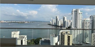 ?️ Apartamento de Lujo en Venta o Renta – Edificio Navalera, Bocagrande, Cartagena de Indias ?

Vive el encanto del Caribe desde las alturas en este exclusivo apartamento de 153 m² ubicado en el prestigioso Edificio Navalera, en el corazón de Bocagrande, Cartagena de Indias.

Un espacio elegante, amplio y lleno de luz natural, diseñado para quienes buscan confort, ubicación privilegiada y vistas inigualables.

✨ Características del Apartamento

? Área: 153 m²
?️ 3 amplias alcobas con excelentes acabados
? 2 baños completos + baño social
?‍? Cocina moderna y funcional, con zona de labores independiente
? Alcoba y baño de servicio
?️ Sala y comedor con diseño abierto e iluminación natural
? Balcón con espectaculares vistas a la Bahía de Cartagena y al Mar Caribe
? 1 garaje privado
? 1 locker de almacenamiento

? Amenidades del Edificio Navalera
El Edificio Navalera es uno de los más exclusivos y tradicionales de Bocagrande, con una ubicación estratégica a pasos de la playa, centros comerciales, restaurantes gourmet, supermercados y el histórico centro amurallado.

Entre sus amenidades destacan:

?‍♀️ Piscina con vista panorámica
? Gimnasio totalmente equipado
?‍♀️ Sauna y baño turco
?‍✈️ Vigilancia y seguridad 24/7
? Parqueaderos para visitantes
? Ascensores de alta velocidad
? Planta eléctrica y sistema de reserva de agua


? Opciones de Venta o Renta

Precio de venta: ? $1.750.000.000 COP
Valor de arriendo: ? $8.700.000 COP (administración incluida)

? Ubicación Privilegiada en Bocagrande

Vivir en Bocagrande es disfrutar del mejor estilo de vida de Cartagena: playas a pocos pasos, vistas incomparables, ambiente seguro y una oferta gastronómica y comercial de primer nivel. Ideal tanto para residencia permanente, vacaciones o inversión rentable en renta turística o corporativa.

? Contáctanos Hoy via WhatsApp: +57 312 623 0932



UBICACI