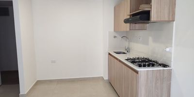Vive con comodidad en este apartamento en La Ceja, Antioquia! Ubicado en una unidad abierta con un entorno tranquilo.

Caracteristicas:
- 2 habitaciones amplias y comodas
- 2 banos 
- Balcon con vista para disfrutar del entorno
- Sala y comedor para disfrutar de momentos especiales
- Zona de ropas para tu comodidad

Un apartamento ideal para vivir con estilo y tranquilidad en Enlaces! Quieres conocer mas sobre esta propiedad? Contactanos!