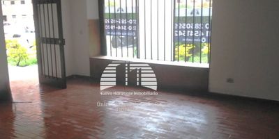 NHI -VENDE LOCAL COMERCIAL EN SUBA DENTRO DEL CONJUNTO RESIDENCIAL LA PALMA, ACTUALMENTE RENTADO UN INGRESO DE $1.144.450 INCLUIDA ADMON. DISPONIBLE PARA EL 28 DE FEBRERO 2026, Cerca al centro comercial centro suba, y a la estación de Transmilenio tranvs 91.Son 41mtrs, con un baño privado y deposito, ideal para venta se abarrotes, víveres, cigarrería, papelería etc, vigilancia 24/7.Cita previa, Acompañamiento completo en el proceso de compra. ¡CONTACTANOS!