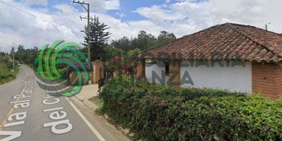Se vende lote en la Mesa de los Santos. Ubicado en zona campestre de alta valorización, clima fresco todo el año. Cuenta con acceso pavimentado, servicios de agua y energía disponibles, Ideal para casa campestre.  Con un área de 2.866mts, ubicado en el conjunto campestre Chicamocha. Excelente ubicación en la vía al teleférico.