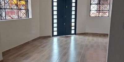 local ubicado en un un sector residencial, comercial, cerca a transporte publico, colegio olaya herrera  , universidad politecnico , centro comercial a , parroquia olaya  , clinica policlinico del olaya  , supermercado olimpica , gimnasio Smart fit , restaurante, entidad bancaria, facil acceso a vias principales calle 69 av. ciudad de Cali NQS . Este sector estrategico es transitado por un alto flujo peatonal y vehicular. El inmueble cuenta con una excelente distribucion de los espacios, buena iluminacion y ventilacion, ideal para el crecimiento de la empresa.