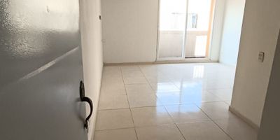 ¡Apartamento en arriendo en Encanto Caribe, Caribe Verde!

Oportunidad de arrendar un apartamento con características cómodas y prácticas:
- Características del apartamento:
- Ubicado en piso alto con ascensor para fácil acceso
- parque infantil 
- Salón de evento o social 
- BBQ 
- Cocina integral abierta para preparar comidas
- Área de labores para tareas domésticas
- Estudio para flexibilidad de uso
- 3 habitaciones para descanso
- 2 baños para comodidad

- Valor del arriendo:
- $1.000.000 COP mensuales, incluida la administración

- Ubicación:
- Ubicado en Encanto Caribe, Caribe Verde, un sector con acceso a servicios y comercio cercano
Escribe para conocer lo