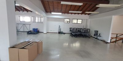 Oficina Arriendo 625 mts Antioquia MEDELLÍN LA AGUACATALA Código Coninsa:93796