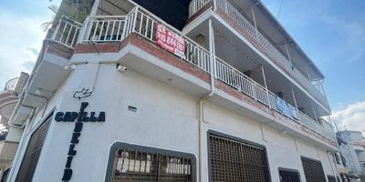 Gran casa esquinera en el barrio La Pradera, estrato 4, terminados modernos, excelente para negocio, empresa, locales y aparta estudios etc. Lote de 10 de freente por 20 de fondo , 3 pisos cada uno con entrada independiente y servicios publicos del primer piso independientes, el 2 y 3 comparten contadores, construidos asi: Piso 1: Amplio salon con un baño, puertas enrrollables metalicas y rejas de seguridad, se puede dividir en locales. Piso 2:  Amplia sala comedor, 2 habitaciones, ppal con baño privado y espacio para vestier, zona de oficos, baño de alcobas, espacio para cocina, balcones. Piso 3: Terraza con techo en estructura metalica, 2 habitaciones, baño, balcones con hermosa vista,  se puede adecuar como aparta estudios si lo desean. Actualmente funciona una iglesia.