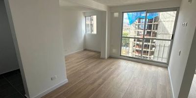 Arriendo apartamento en Eduardo Santos; Ubicado a pocas cuadras de la calle 6 y calle 2, estratégicamente ubicado cerca del hospital la misericordia y la estacio de policía metropolitana, fácil acceso al comercio y transporte público, parques infantiles cercanos, unidad residencial contará con bicicletero, salón comunal, gym, parque infantil, terraza bbq, jacuzzi y co-working. Apartamento en piso doce, consta de sala, comedor, área de estudio, cocina abierta integral, zona de lavandería, baño y una alcoba. Disponibilidad inmediata