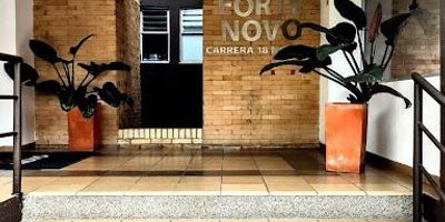 Se vende lindo apartamento Ubicado en Segundo pIso Vista Exterior, Area de 40 Metros distibuidos de la siguiente manera Sala comedor , cocina Integral con barra Americana, zona de lavanderia , 1 Habitacion con closet, Baño con division de vidrio,  Pisos en madera Laminada , 1 parqueadero Descubierto, el edificio cuenta con vigilancia las 24/7 , asacensor , zona para niños,Salon Comunal, Cerca a centro comerciales Autopista 184, Multiplaza 183 y Santafé; cerca a almacenes de cadena Éxito, D1, Ara, Carulla; cerca a colegios , cerca a estación de Transmilenio Calle 187; Vías de acceso por la Calle 183 y Autopista norte.