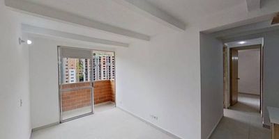 Apartamento en venta de 48m2, con vista Exterior, ubicado en un 21avo piso (Torre 2 Apto 2122), acceso por ascensor. Consta de 2 habitaciones, 1 baño, sala comedor, balcón, cocina integral y zona de lavandería. Tiene piso cerámico en todas sus zonas. El conjunto cuenta con salón social, zona BBQ, cancha, zona para niños, piscina y vigilancia privada las 24 horas. Cerca a almacenes de cadena como D1; cerca a colegio Lusitania; cerca a estación de Metrocable La Aurora; Vías de acceso por la Calle 67 y Carrera 99.
 h_property_nid_ref:  22168293431
 h_property_uuid_detail:  c0d3cc66-8b35-49ac-b492-aa29f7bd2b74
 ubicacion: Medellín,Pajarito
 Inmueble ofertado por nuestro aliado HABI.