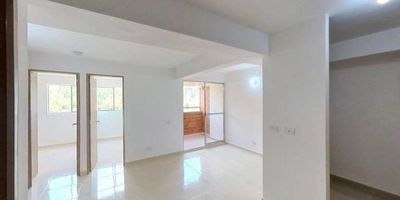 Apartamento en venta de 50 M², con vista exterior, ubicado en un 27avo piso (Torre 1 Apto 2711), acceso por ascensor. Consta de 3 habitaciones, 2 baños, sala comedor, cocina integral, balcón y zona de lavandería. Tiene piso cerámico en todas sus zonas. El conjunto  cuenta con salón social, parque infantil, parqueadero de visitantes y vigilancia privada las 24 horas. Cerca a centros comerciales Puerta del Norte, Plaza Beillín, Niquía; cerca a almacenes de cadena como Tiendas D1, Éxito; cerca a colegios Institución Educativa Betsabé Espinal; cerca a estación Niquía del Metro e integrados; Vías de acceso por la Avenida 31 y Calle 66.
 h_property_nid_ref:  20444630281
 h_property_uuid_detail:  5e57d42c-2590-43e5-94a0-fea304a87b32
 ubicacion: Bello,Terranova
 Inmueble ofertado por nuestro aliado HABI.