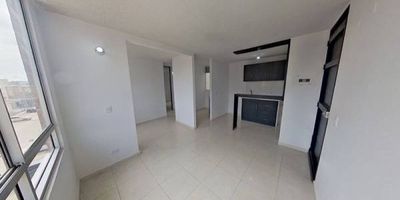 Apartamento en venta de 42M², con vista interior, ubicado en un 4to piso (Torre 28 Apto 401), acceso por escaleras, parqueadero comunal. Consta de 2 habitaciones, 1 baño, sala comedor, cocina integral y zona de lavandería. Tiene piso cerámico en todas sus zonas. El conjunto cuenta con zona de niños, zonas verdes, salón social, cancha y vigilancia privada las 24 horas. Cerca a centros comerciales Muelle del Rio y Jardín del Rio; cerca a almacenes de cadena como Olímpica, Tiendas D1 y Ara; Vías de acceso por la Carrera 42 y Calle 112.
 h_property_nid_ref:  30741970244
 h_property_uuid_detail:  9bc994e0-5cde-4082-88c0-e24fa776533f
 ubicacion: Barranquilla,Alameda del RÍo
 Inmueble ofertado por nuestro aliado HABI.