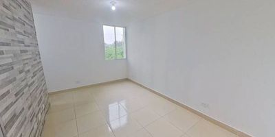 Apartamento en venta de 46m2, con vista exterior, ubicado en un 3er piso (Torre 8 Apto 302), acceso por escaleras. Consta de 2 habitaciones, 1 baño, estudio, sala comedor, cocina integral y zona de lavandería. Tiene piso cerámico en todas sus zonas. El conjunto cuenta con salón social, parque infantil, cancha múltiple y vigilancia privada las 24 horas.; Cerca a almacenes de cadena Tiendas Ara; cerca a Sede SENA; Vías de acceso por la Calle 136 y Carrera 9.
 h_property_nid_ref:  21593393222
 h_property_uuid_detail:  c66c049d-4d5a-4b3b-9c4b-5e91eb7b40c0
 ubicacion: Barranquilla,Caribe Verde
 Inmueble ofertado por nuestro aliado HABI.