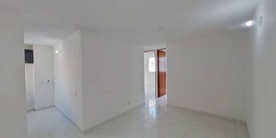 Apartamento en venta de 46M², con vista interior, ubicado en un 4to piso (Torre 8 Apto 401), acceso por escaleras, parqueadero comunal. Consta de 3 habitaciones, 1 baño, sala comedor, cocina integral y zona de lavandería. Tiene piso cerámico en todas sus zonas. El Conjunto cuenta con salón comunal, zonas verdes y vigilancia privada las 24 horas. Cerca a almacenes de cadena como Olímpica, Isimo, Tiendas D1 y Ara; cerca a colegio Villas de San Pablo;  Vías de acceso por la Calle 130.
 h_property_nid_ref:  33437484201
 h_property_uuid_detail:  6ea0edff-08a9-4ded-945b-229b38476cf0
 ubicacion: Barranquilla,Caribe Verde
 Inmueble ofertado por nuestro aliado HABI.