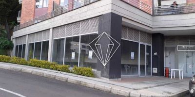 Arriendo de Local Comercial en La Ceja

Se ofrece en arriendo un amplio local comercial en La Ceja, con un área de 197 metros cuadrados y doble altura. Este espacio cuenta con características ideales para diversos usos comerciales. A continuación, los detalles clave:


 Área: 197 m²
 Altura: Doble altura
 Rampa de descargue
 Excelente vitrina


Ubicado en un Mall comercial, este local ofrece fácil acceso y es perfecto para establecimientos como:


 Ferreterías
 Supermercados
 Almacenes de construcción


La ubicación estratégica y la versatilidad del espacio hacen de este local una oportunidad atractiva para emprendedores y comerciantes.

GRUPO VABAIT S.A.S. 
