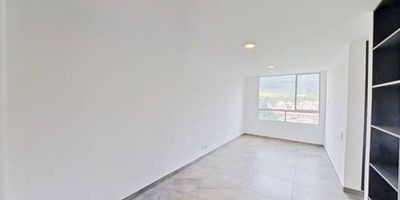 Apartaestudio en venta de 35m2, con vista exterior, ubicado en un 21avo piso (Torre 2 Apto 2112), acceso por ascensor y escaleras, parqueadero comunal. Consta de 1 habitación, 1 baño, sala comedor, cocina integral y zona de lavandería. Tiene piso cerámico en todas sus zonas. El conjunto cuenta con salón comunal zona social y vigilancia privada las 24 horas. Cerca a centro comercial Santa Fe; cerca a almacenes de cadena como Tienda D1, Tienda Ara, Olímpica y Carulla; cerca a colegio Anglo Americano; cerca a Universidad de La Salle - Sede Norte; cerca a paraderos del SITP; Vías de acceso por la calle 170 y carrera 8.
 h_property_nid_ref:  21895965253
 h_property_uuid_detail:  a9ea4c4b-88fd-4ab4-8302-3e58e9df7908
 ubicacion: Bogotá,La Granja Norte
 Inmueble ofertado por nuestro aliado HABI.