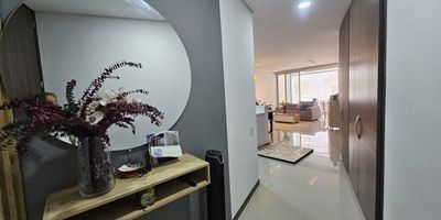 Apartamento en venta Normandia oeste de Cali 120 mt2, mas balcon de 12 mt2, mas terraza de 20 mt2,  3 habitaciones la ppal con baño y vestier, sala comedor balcon, terraza,, estudio o sala de tv,  baño de alcobas, zona de lavanderia independiente, alcoba de servicio con baño, cocina integral abierta tipo americano, 2 parqueaderos mas deposito, el edificio tienen piscina climatizada, 2 ascensores, parqueadero de visitantes, salon de juegos infantiles, parque infantil, gimnasio, turco, vigilancia 7x24, planta electrica para todo el edificio.