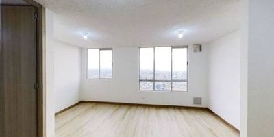 Apartamento en venta de 35 m2, con vista exterior, ubicado en un 20avo  piso (Torre 1 Apto 2005), acceso por ascensor, parqueadero comunitario. Consta de 1 habitacion, 1 baño, sala comedor, cocina integral y zona de lavandería. Tiene piso laminado en habitación y zona social y cerámico en baño y cocina. El conjunto cuenta con salón social y vigilancia privada las 24 horas. Cerca a centro comercial Parque El Ricaurte; cerca a almacenes de cadena como Alkosto, Ara y  D1; cerca a colegio Maria Santa Soledad; cerca a universidad Nacional Abierta y a Distancia Unad; cerca a Paraderos del SITP; Vías de acceso por la carrera 29 y calle 6.
 h_property_nid_ref:  19881987234
 h_property_uuid_detail:  025063f2-6293-4f10-811b-cf21e63edae5
 ubicacion: Bogotá,Ricaurte
 Inmueble ofertado por nuestro aliado HABI.