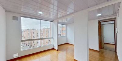 Apartamento en venta de 45M², con vista interior, ubicado en un 15vo piso (Torre 9 Apto 1509), acceso por ascensor, parqueadero comunal. Consta de 2 habitaciones, 1 baño, sala comedor, cocina integral y zona de lavandería. Tiene piso laminado en habitaciones y zona social y ceramico en baño y cocina. El conjunto cuenta con salón comunal, zona social y vigilancia privada las 24 horas. Cerca a centro comercial La Gran Esquina; cerca a tiendas y supermercados de barrio; cerca a colegios José María Carbonell I.E.D; cerca a paraderos del SITP; Vías de acceso por la Calle 5B Sur y Carrera 4.


 h_property_nid_ref:  23378834222
 h_property_uuid_detail:  5b460237-448c-4bec-a9e9-6b5ee5279b4c
 ubicacion: Bogotá,Las Cruces 
 Inmueble ofertado por nuestro aliado HABI.