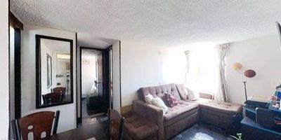 Apartamento en venta de 45 m², con vista interior, ubicado en un 6to piso (Torre 10 Apto 602), acceso por escaleras. Consta de 2 habitaciones, 1 baño, sala comedor, cocina, estudio y zona de lavandería. Tiene piso cerámico en todas sus zonas. El conjunto cuenta con salón comunal, zonas verdes, parque infantil y vigilancia privada las 24 horas.  Cerca a centros comerciales Trebolis El Porvenir y Micentro el Porvenir; cerca a almacenes de cadena como SurtiMax, Justo y bueno; cerca a colegios Soledad Acosta de Samper, Ciudadela Educativa; cerca a el Centro de Desarollo Comunitario El Porvenir; Cerca a la Universidad Distrital Francisco José de Caldas cerca a estaciones de SITP y futuras estación del Metro de Bogota; Vías de acceso por la Calle 52 Sur y Avenida El Tintal.
 h_property_nid_ref:  9490626565
 h_property_uuid_detail:  7e423465-1037-4715-a642-e509d2323d70
 ubicacion: Bogotá,Parcela El Porvenir
 Inmueble ofertado por nuestro aliado HABI.