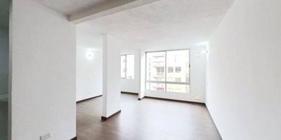 Apartamento en venta de 45m2, con vista interior, ubicado en un 14avo piso (Torre 4Apto 1409), acceso por escaleras y ascensor. Consta de 2 habitaciones, 1 baño, sala comedor, cocina integral y zona de lavandería. Tiene piso laminado en habitaciones y zona social y cerámico en baño y cocina. El conjunto cuenta con salón comunal, zonas para niños y vigilancia privada las 24 horas. Cerca a almacenes de cadena como Surtimax; con vías de acceso por la Calle 49b Sur y Carrera 9; cerca a estación de Transmilenio Molinos.
 h_property_nid_ref:  19706499888
 h_property_uuid_detail:  2b9b1cf8-3258-440c-a1d3-13c274ad4605
 ubicacion: Bogotá,Guiparma
 Inmueble ofertado por nuestro aliado HABI.