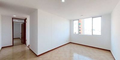 Apartamento en venta de 56M², con vista exterior, ubicado en un 6to piso (Torre 1 Apto 604), acceso por ascensor, parqueadero comunal. Consta de 3 habitaciones, 2 baños, sala comedor, cocina integral y zona de lavandería. Tiene piso cerámico en todas sus zonas. El conjunto cuenta con salón comunal, parque infantil, zonas verdes y vigilancia privada las 24 horas. Cerca a centro comercial Viva; cerca a almacenes de cadena Éxito, Tienda D1, Tienda Ara, Surtimax; cerca a colegio Distrital Carlo Federici; cerca a paraderos del SITP; Vías de acceso por la Avenida Centenario y Carrera 123.
 h_property_nid_ref:  40546779446
 h_property_uuid_detail:  4fcb3688-b2f7-4e26-800e-910bf2715326
 ubicacion: Bogotá,El Chanco 1
 Inmueble ofertado por nuestro aliado HABI.