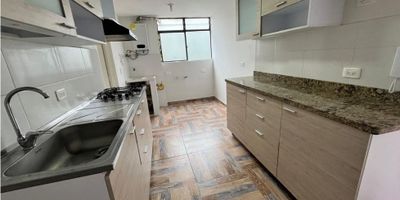 Apartamento en venta sector El Campestre.

Precio de venta $750 millones.
135m2
3 alcobas, principal con baño y vestier.
2 Baños
Estudio/biblioteca.
Alcoba de servicio completa.
Zona de ropas.
Cocina semi abierta.
Salón comedor amplio.
2 clóset de linos 
2 Parqueadero en línea.
1 Cuarto útil.
Administración $750.000


Unidad con portería 24 horas, zonas verdes, parqueaderos de visitantes

