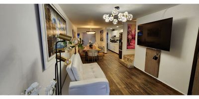 Código: 9554FR840

Hermosa casa en Senderos de la Pradera en Disquebradas. Hermosos acabados y diseño. 106 mts para una vivienda familiar muy cómoda y con zonas sociales espectaculares. Ubicada en una zona muy tranquila y de fácil acceso.
