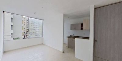 Apartamento en venta de 50M², con vista interior, ubicado en un 3er piso (Torre 1 Apto 302), acceso por ascensor, parqueadero comunal. Consta de 2 habitaciones, 1 baño, sala comedor, cocina integral y zona de lavandería. Tiene piso cerámico en todas sus zonas. El conjunto cuenta con parque infantil, salón social, cancha múltiple, piscinas y vigilancia privada las 24 horas. Cerca a centro comercial gran manzana, cerca a almacenes de cadena como Olímpica, Tiendas Ara y D1;  Vías de acceso por la carrera 91A.
 h_property_nid_ref:  34506079034
 h_property_uuid_detail:  b63457a5-8d14-41ed-b745-253d33a4a51a
 ubicacion: Cartagena,Ciudad Jardin
 Inmueble ofertado por nuestro aliado HABI.