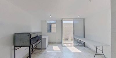 Apartamento en venta de 60M², con vista interior, ubicado en un 1er piso (Torre 4 Apto 115), acceso por escalera. Consta de 3 habitaciones, 2 baños, sala comedor, cocina y zona de lavandería. Tiene piso cerámico en todo el inmueble. El conjunto cuenta con vigilancia privada las 24 horas. Cerca a centro comercial Parque Heredia, Gran Manzana; cerca a almacenes de cadena Megatiendas Sede Mio; cerca a colegio Centro de Educación el Recreo, Institución Educativa la Libertad; cerca a universidad San Buenaventura; Vías de acceso por la Transversal 53.
 h_property_nid_ref:  35996466310
 h_property_uuid_detail:  4f0c3669-328e-4a7c-99cf-0e83ee2695de
 ubicacion: Cartagena,Providencia
 Inmueble ofertado por nuestro aliado HABI.