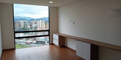 Apartaestudio en venta de 32M², con vista exterior, ubicado en un 8vo piso (Apto 816), acceso por ascensor. Consta de 1 habitacion, 1 baño, sala comedor, cocina integral y zona de lavandería. Tiene piso laminado en habitaciones, zona social y cocina, piso cerámico en baño. El edificio cuenta con zona de recreación y vigilancia privada las 24 horas. Cerca a centro comercial Fontanar y Centro Chia; cerca a almacenes de cadena D1 y Jumbo Chia; cerca a colegio Studium Sede Chia; cerca a Universidad El Bosque y Universidad de Cundinamarca; Vías de acceso por la via Cajicá - Chia y via Bogota - Chia.
 h_property_nid_ref:  37335096067
 h_property_uuid_detail:  1a59c1ae-b9c3-46e0-9588-e8ae3b4fa8b5
 ubicacion: Chía,Chía Norte
 Inmueble ofertado por nuestro aliado HABI.
