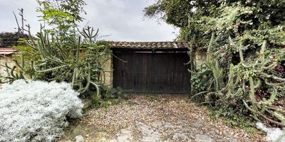 Sala, Comedor, Cocina, Estudio, 4 Habitaciones, 4 Baños, Jardin