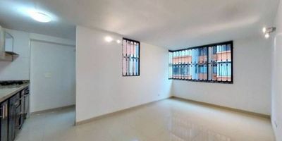 Apartamento en venta de 52m², con vista interior, ubicado en un 2do piso (Torre 19 Apto 201), acceso por escaleras. Consta de 3 habitaciones, 2 baños, sala comedor, cocina integral y zona de lavandería. Tiene piso lamiando en habitaciones y cerámico en zona social, baños y cocina.  El conjunto cuenta con: cancha múltiple, salones sociales, parque infantil, zonas verdes, zona BBQ y vigilancia privada las 24 horas. Cerca a centro comercial EcoPlaza ; cerca a tiendas y supermercados de barrio; cerca al colegio Institución Educativa La Armonía; cerca a transporte público; Vías de acceso por la Carrera 20A y Calle 23
 h_property_nid_ref:  38131621686
 h_property_uuid_detail:  4b627691-642e-4bbc-bceb-5005fb74ca68
 ubicacion: Mosquera,Ciudad Sabana 
 Inmueble ofertado por nuestro aliado HABI.