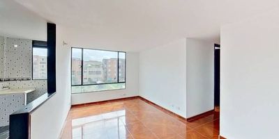 Apartamento en venta de 49m2, con vista interior, ubicado en un 3er piso (Torre 17 Apto 301), acceso por escaleras. Consta de 3 habitaciones, 2 baños, sala comedor, cocina y zona de lavandería. Tiene piso cerámico en todas sus zonas. El conjunto cuenta con salón comunal, gimnasio, zonas verdes, parque infantil y vigilancia privada las 24 horas. Cerca a centro comercial EcoPlaza; cerca a tiendas y supermercados de barrio; cerca a colegio Cristiano Integral de Funza; cerca a paraderos de transporte publico; Vías de acceso por la Avenida carrera 13 este y calle 17.
 h_property_nid_ref:  36417652126
 h_property_uuid_detail:  1a034a61-90fa-46c1-b344-013d34ba6c47
 ubicacion: Mosquera,Mosquera
 Inmueble ofertado por nuestro aliado HABI.